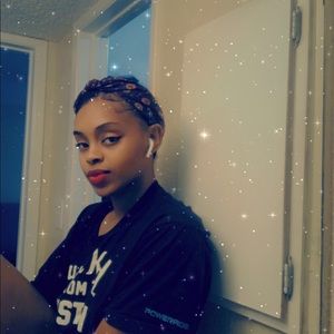 Meet your Posher, Carolyn